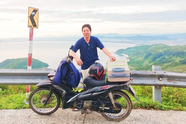 Thầy giáo ở Bình Định phượt xe máy xuyên Việt đón sinh nhật tuổi 52