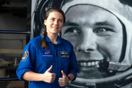 Phi hành gia người Nga đầu tiên bay trên tàu vũ trụ Mỹ