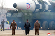 Một năm liên tục thử tên lửa, Triều Tiên hiện sở hữu kho vũ khí ra sao?