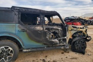 Chiếc SUV "hàng hot" của Ford bốc cháy sau một cú phanh gấp