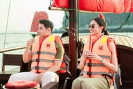 Reigning Miss World explores Ha Long Bay by sailboat