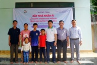 Poor Binh Dinh family given new house