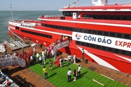 Vung Tau-Con Dao high-speed boat suspended due to storm