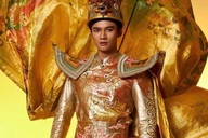 Dinh Sy Tu showcases Vietnamese costume at Mister Cosmopolitan 2025