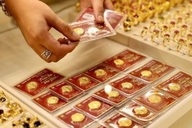 Vietnam weighs establishment of gold exchange to ensure market stability