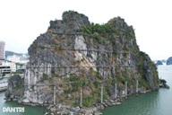 VND 140-billion damaged Ha Long Bay light system removed