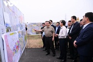 PM calls for modern aviation economic zone at Gia Binh Airport