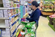 Consumers tighten spending as costs push up prices in HCM City