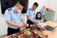 Hanoi steps up checks on mooncakes, counterfeit goods