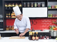 Khai trương Cuisine De Saigon: Võ Quốc gây thương nhớ cho hành khách sân bay bằng ẩm thực truyền thống Việt Nam