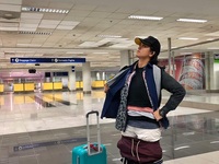 Hành khách “nhồi” 2,5 kg quần áo lên người để tránh bị phạt tiền