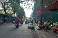 Hà Nội giải tỏa chợ cóc: Trật tự đô thị cần đi cùng sinh kế bền vững