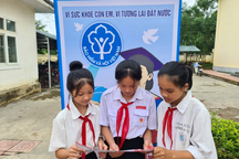 Đồng loạt hỗ trợ mức đóng BHYT cho học sinh, sinh viên