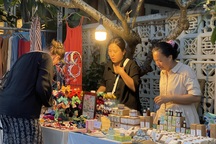 Đến chợ phiên Tân Thành tìm vị tết quê