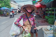 Mở rộng lưới an sinh để người già bớt nỗi lo mưu sinh