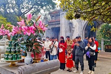 Nhiều điểm du lịch tâm linh hút khách dịp đầu xuân ở Thanh Hóa