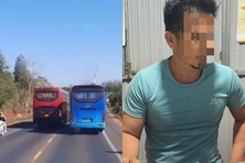 Cảnh sát giao thông phạt nguội xe khách lấn làn, chèn ép để vượt xe khác