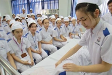 Tuyển 120 điều dưỡng đi Đức, lương tối thiểu tới 40 triệu đồng/tháng