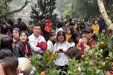 Đền Hùng nườm nượp du khách ngày cuối tháng Giêng