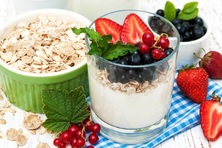 Ăn nhiều sữa chua làm giảm cảm giác thèm ăn