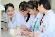 Học phí ngành y cao nhất lên đến 180 triệu đồng/năm, khó thu hút nhân lực