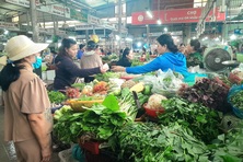 Trước thềm tăng lương, người lao động phấp phỏng mừng, lo…