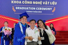 Nam sinh giành học bổng tiến sĩ 11 tỷ đồng để viết tiếp giấc mơ của cha