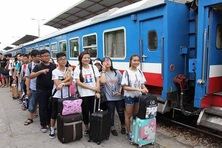 Giảm giá vé tàu cho học sinh và thân nhân đi cùng khi thi đại học, nhập học