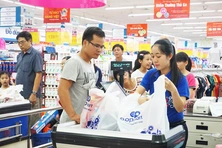 Đừng để “giá ơi, chờ lương với” khi có chính sách tăng lương