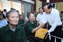 Không cho phép mình ngưng nghỉ, hay tự hài lòng về chăm sóc người có công