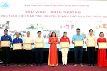 Đà Nẵng tôn vinh 303 điển hình hiến máu, có người đã hiến hơn 90 lần