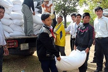 Cà Mau: Hỗ trợ gạo cho 190 học sinh vùng đặc biệt khó khăn