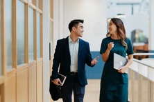 Xu hướng công khai thu nhập cá nhân của thanh niên châu Á