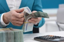 Xây dựng hàng loạt nghị định điều chỉnh tiền lương, lương hưu và trợ cấp