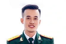 Truy tặng Huân chương cho Đại úy 27 tuổi hy sinh khi giúp dân chống bão