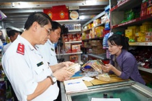 Ra quân kiểm tra an toàn thực phẩm dịp Tết Trung thu tại Đắk Nông