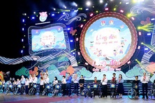 “Trung thu cùng bạn vui đến trường” với thiếu nhi Đắk Lắk
