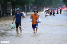 Cách đảm bảo an toàn với lương thực thực phẩm hỗ trợ người dân vùng bão, lũ