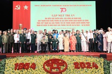 Gặp mặt, tri ân người có công tham gia giải phóng Thủ đô