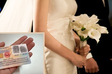 Kết hôn với người nước ngoài có được làm lại thẻ căn cước, thủ tục thế nào?