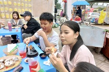 Tăng cường kiểm tra, giám sát chất lượng các món ăn vặt bán ở cổng trường