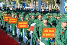 Tốt nghiệp đại học vẫn gọi nhập ngũ, ai được tạm hoãn nghĩa vụ quân sự?