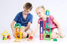 Xóa nhãn giới tính khỏi đồ chơi giúp trẻ phát triển toàn diện