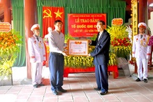 Trao bằng “Tổ quốc ghi công” đối với liệt sĩ Cù Văn Thiện