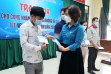 Đà Nẵng hỗ trợ vé tàu xe, quà tặng cho lao động khó khăn về quê đón Tết