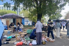 Ngành bận rộn bậc nhất cho mùa cao điểm mua sắm Tết