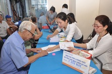 2,5 triệu người nhận lương hưu, trợ cấp BHXH qua tài khoản trên toàn quốc