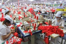 Doanh nghiệp tăng tốc sản xuất hàng tết