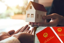 Chính thức cấp mẫu sổ đỏ mới và 8 trường hợp buộc phải đổi sang sổ mới
