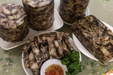 Bí quyết làm giò xào ngon bằng tai, mũi và lưỡi heo ngày Tết